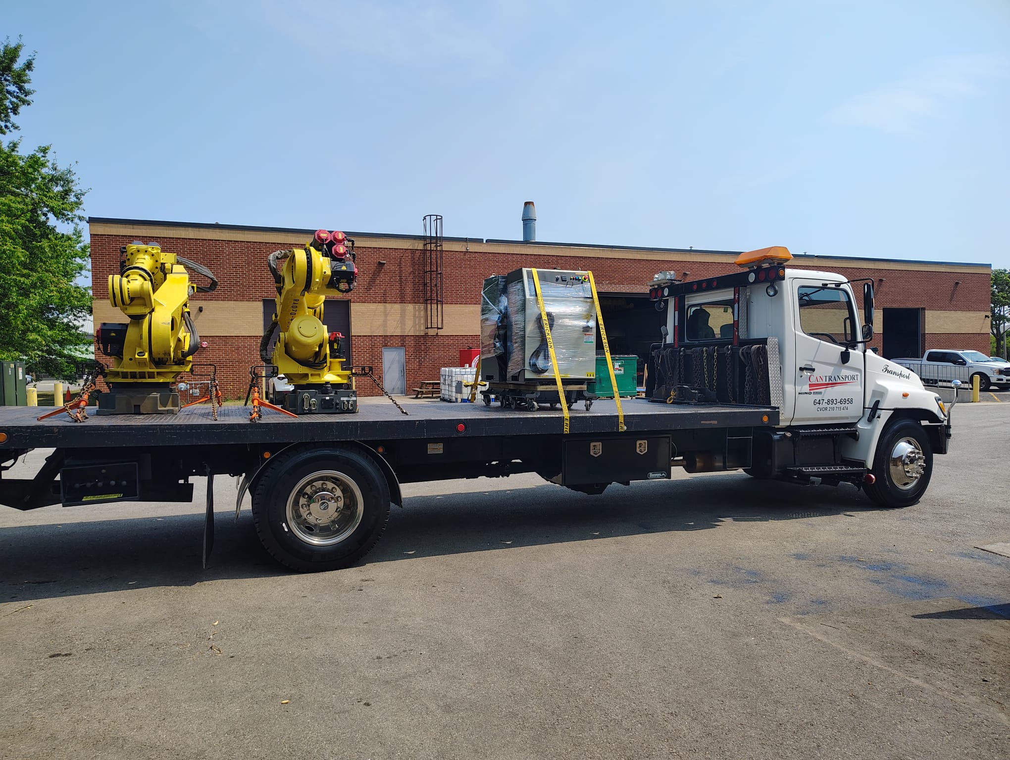 Forklift loading robot